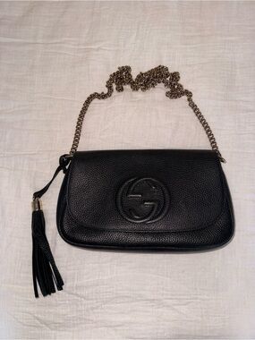 Gucci Black Soho Leather Shoulder Bag with Tassel and Chain Strap